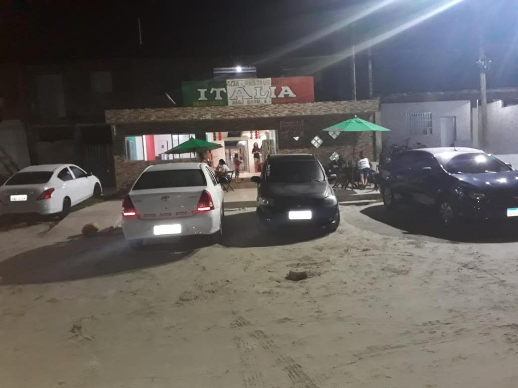 Pousada Italia Γκουαρούχα Εξωτερικό φωτογραφία